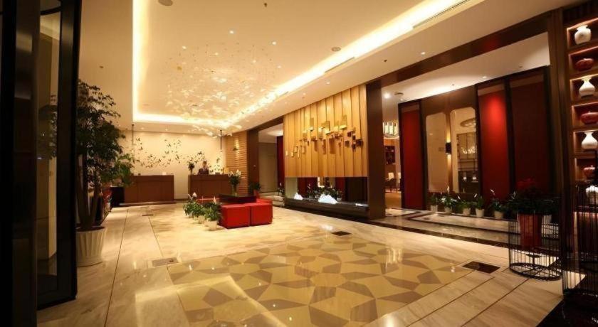 Jinjiang Metropolo Hongqiao International Exhibition Center Branch Hotel 3*
