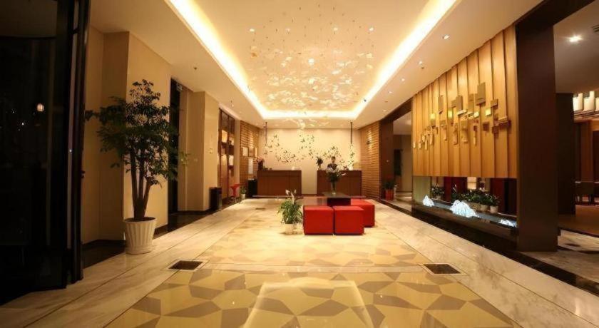 Jinjiang Metropolo Hongqiao International Exhibition Center Branch Hotel 3*